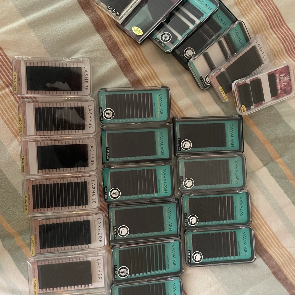 Lash trays / lash extensions
